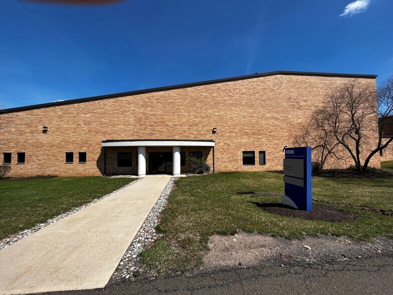 Primary Photo Of 1000 N Cannon Ave, Lansdale Warehouse For Lease