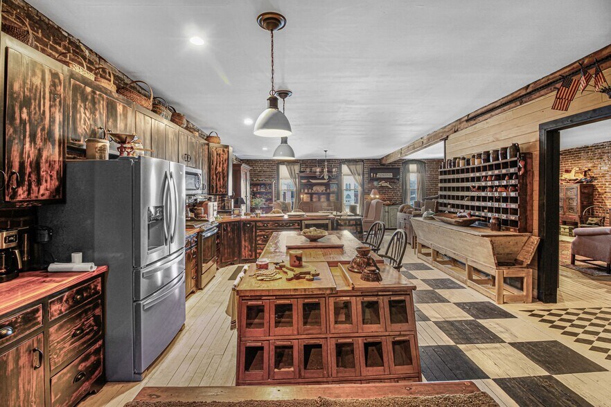 More Photos Of 123 Water St, Horse Cave Storefront Retail Residential For Sale