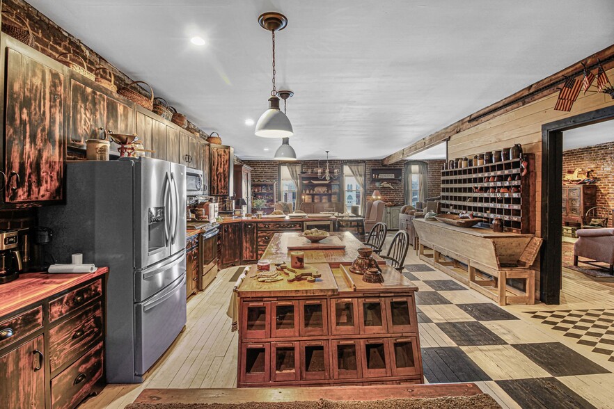 More Photos Of 123 Water St, Horse Cave Storefront Retail Residential For Sale