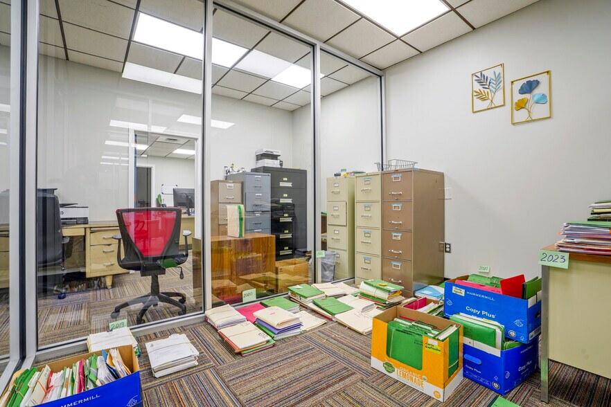 More Photos Of 283 N Broad St, Elizabeth Freestanding For Lease