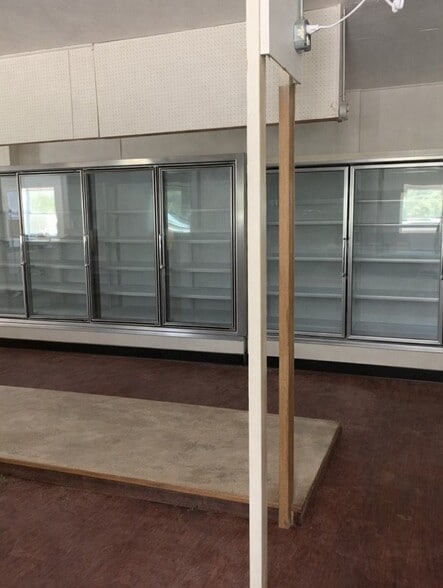 More Photos Of 2092 Main St, New Woodstock Freestanding For Sale
