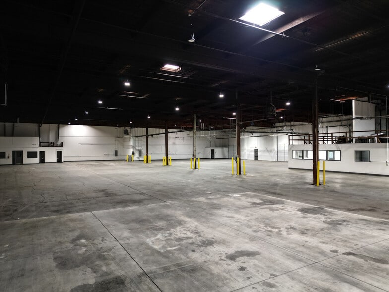 More Photos Of 4920 SE 26th Ave, Portland Industrial For Sale