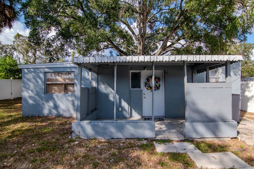 More Photos Of 308 E Waters Ave, Tampa Restaurant For Sale