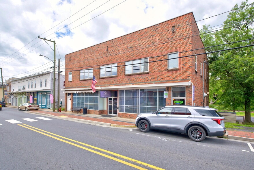 More Photos Of 162-166 N Main St, Broadway Office For Sale