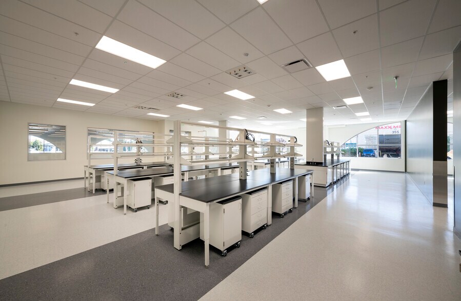 More Photos Of 150 Industrial Rd, San Carlos Flex For Sale