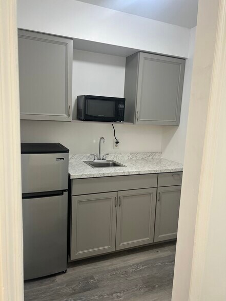 More Photos Of 6737 Ringgold Rd, East Ridge Office For Lease