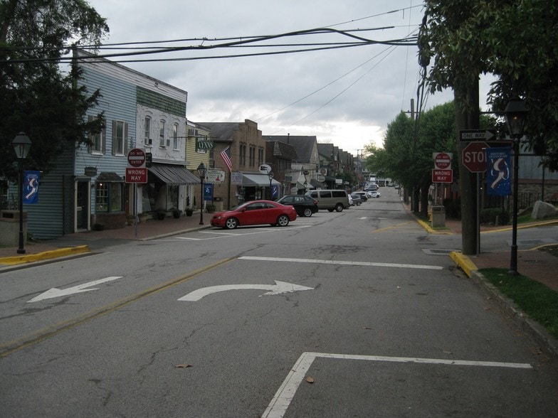 More Photos Of 125 Mill St, Occoquan Office For Lease
