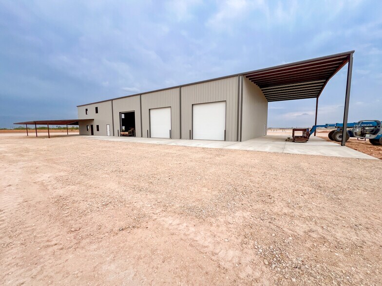 More Photos Of 4601 E County Road 128, Midland Warehouse For Lease