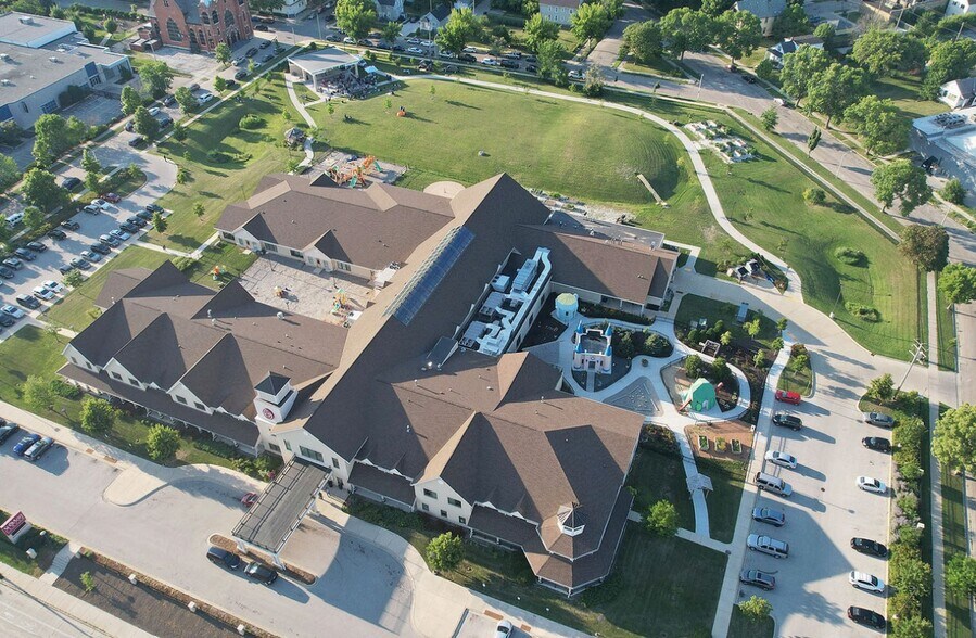 Primary Photo Of 2450 W North Ave, Milwaukee General Retail For Lease