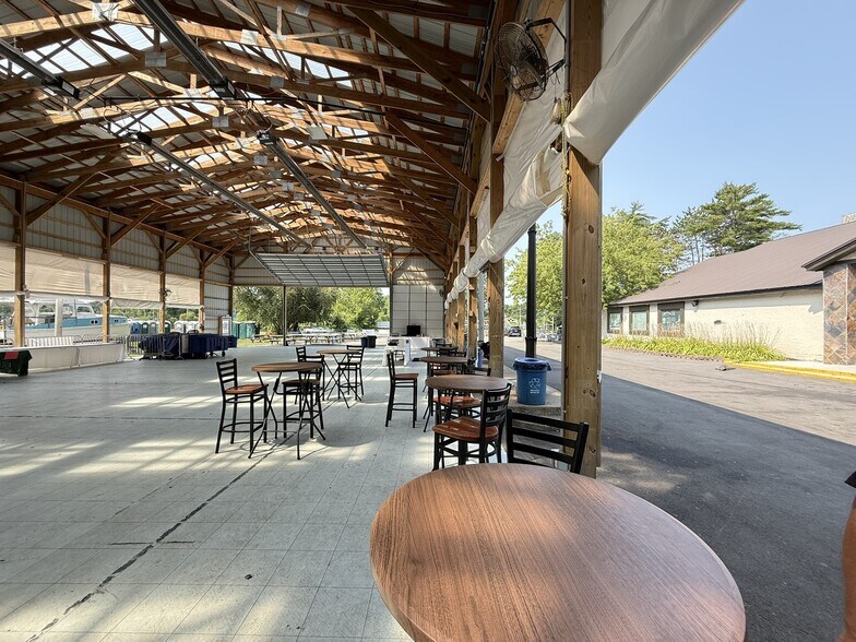 More Photos Of 7240-7286 Oswego Rd, Liverpool Restaurant For Sale
