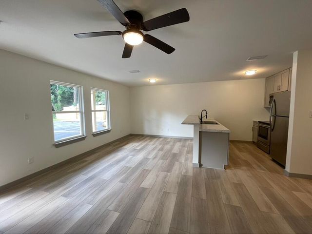 More Photos Of 507 Amos St, Crestview Apartments For Sale