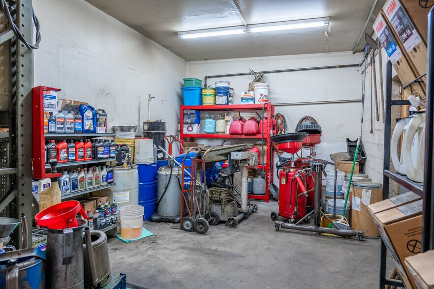 More Photos Of 1890 SW 18th Ave, Ontario Specialty For Sale