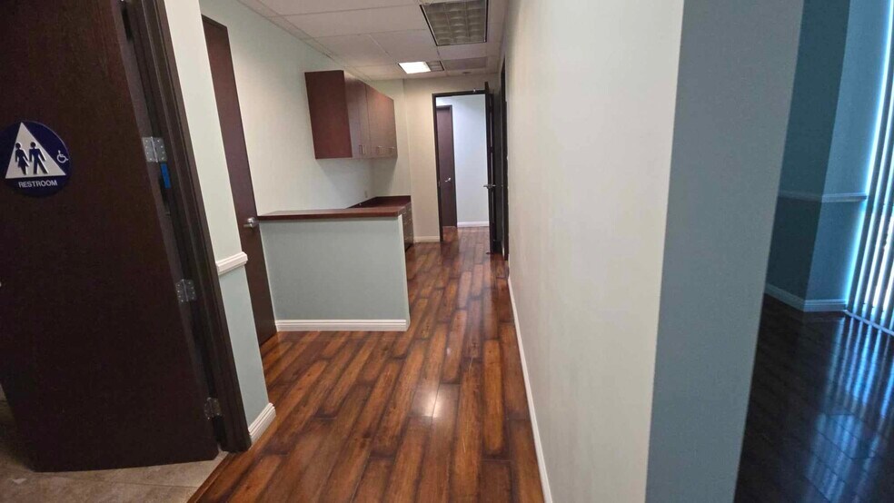 More Photos Of 15775 Laguna Canyon Rd, Irvine Medical For Lease