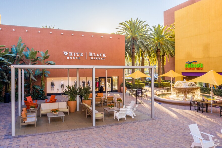 More Photos Of 2915-3011 El Camino Real, Tustin Unknown For Lease