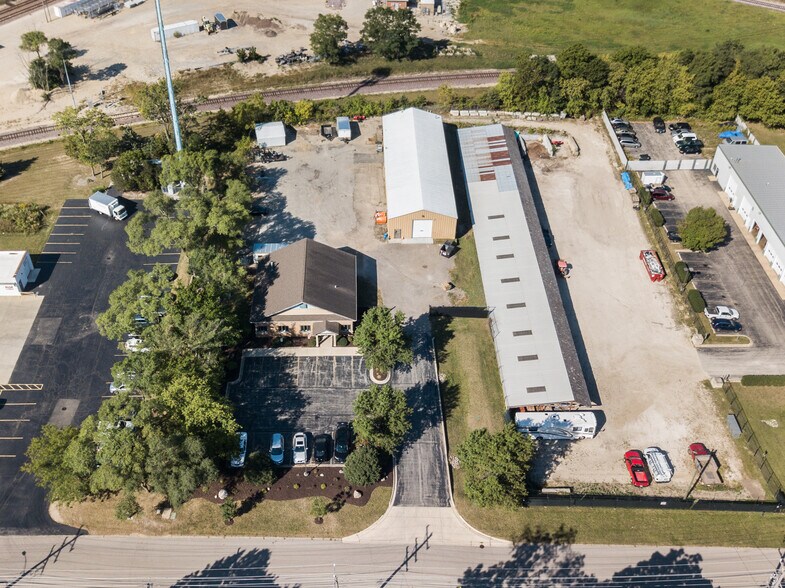 More Photos Of 72 East St, Crystal Lake Light Manufacturing For Lease
