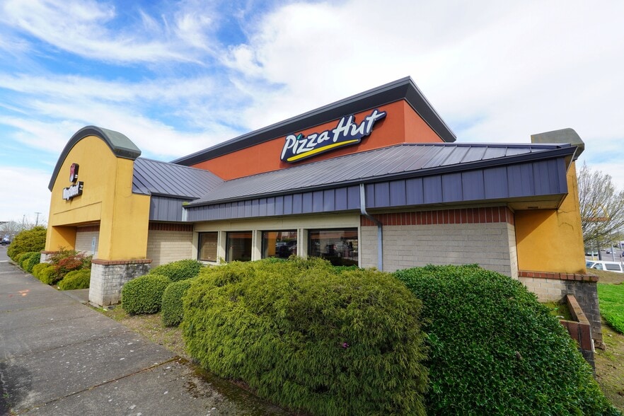 More Photos Of 3577 W 11th Ave, Eugene Restaurant For Lease