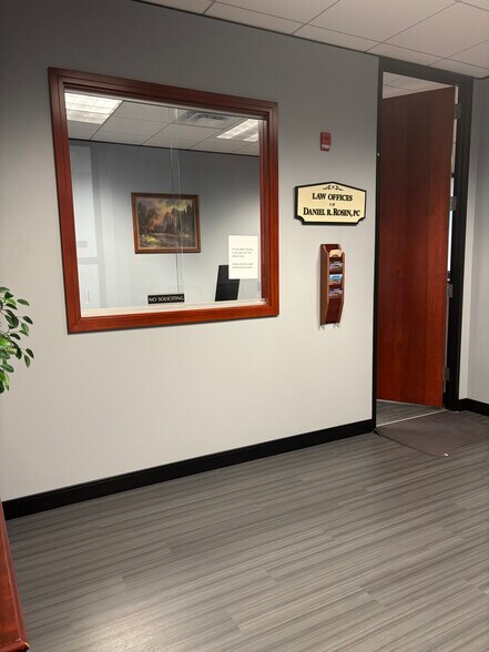 More Photos Of 8310 S Valley Hwy, Englewood Office For Lease