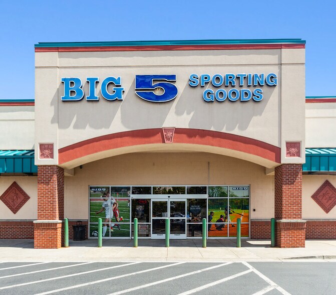 Primary Photo Of 101-199 Columbia Point Dr, Richland General Retail For Sale