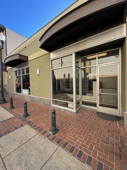 More Photos Of 250 Main St, San Mateo General Retail For Lease
