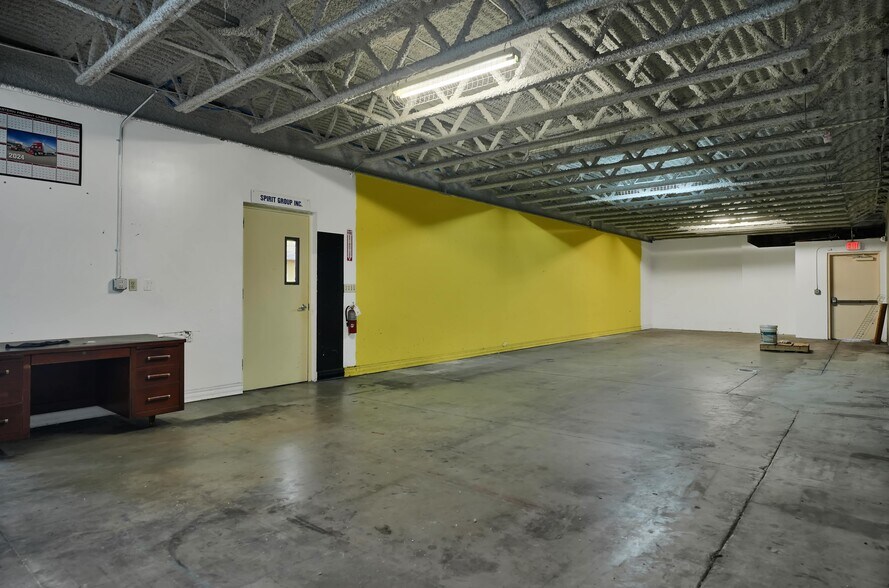 More Photos Of 917 NW 31st Ave, Pompano Beach Service For Sale