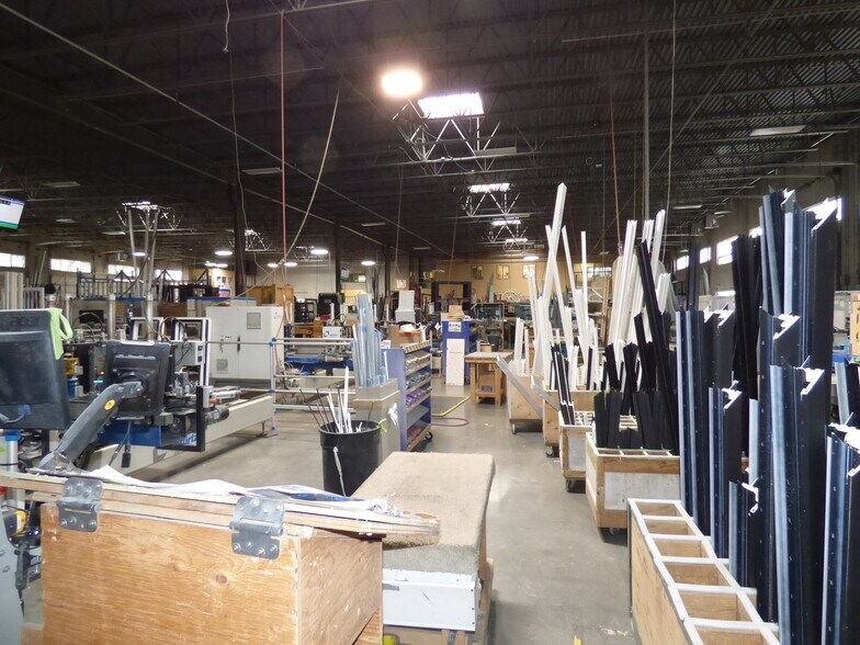 More Photos Of 8104 Evans Rd, Chilliwack Manufacturing For Sale