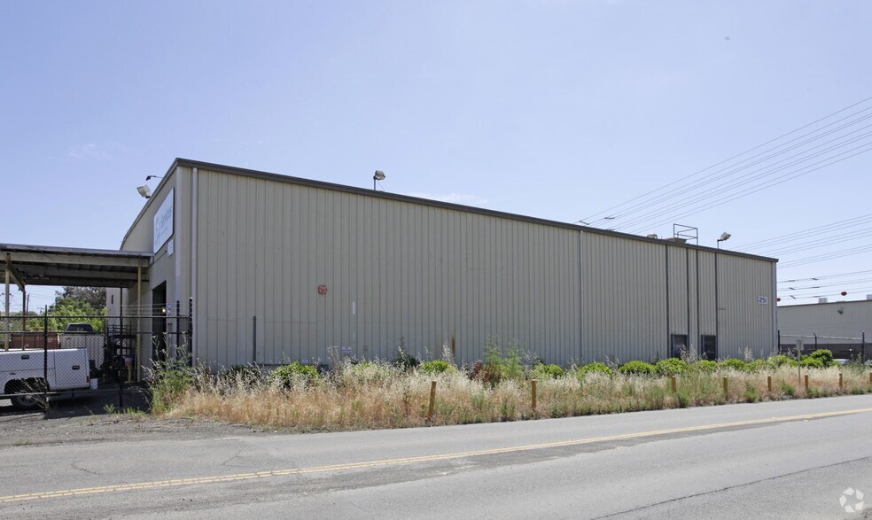 More Photos Of 251 W Channel Rd, Benicia Warehouse For Lease