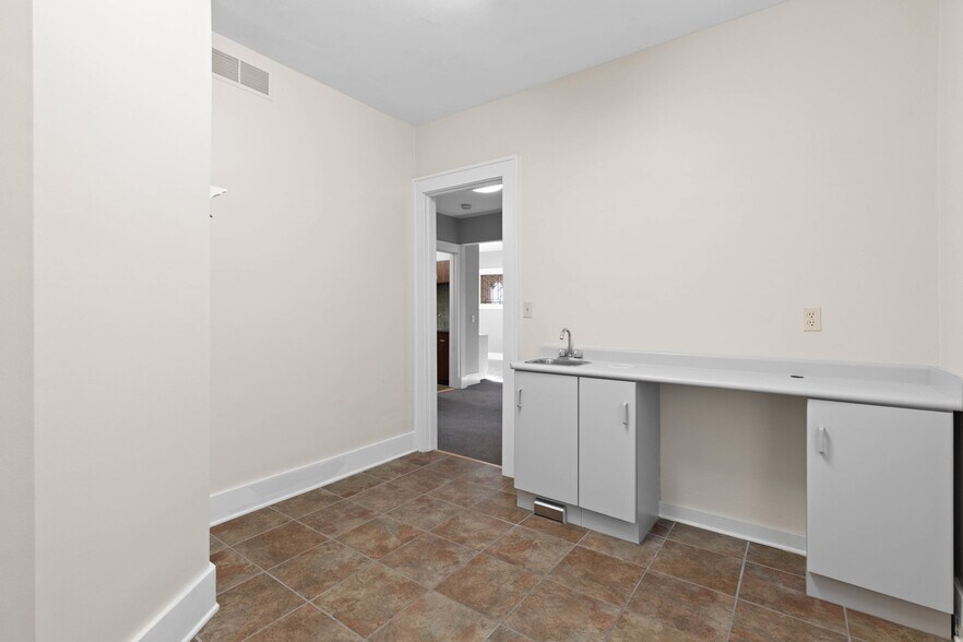 More Photos Of 62 Empire Blvd, Rochester Medical For Sale