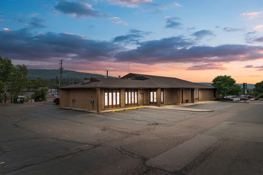 More Photos Of 380 Coal St, Wilkes Barre Freestanding For Lease