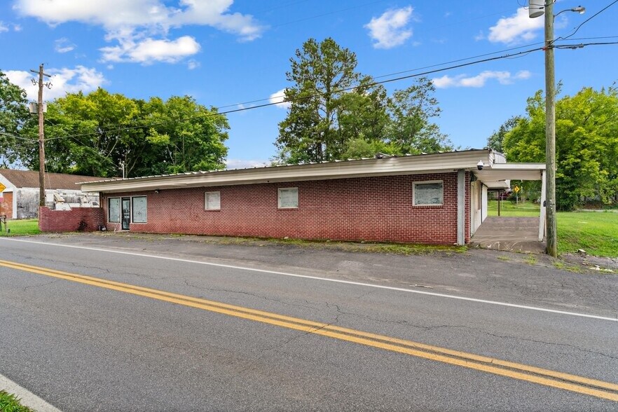 More Photos Of 1402 Riverbend Rd, Dalton General Retail For Sale