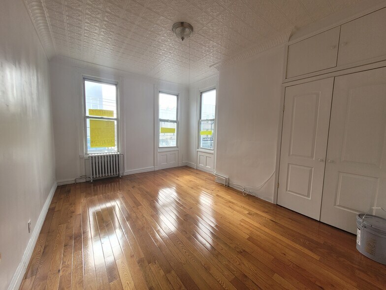 More Photos Of 283 Wyckoff Ave, Brooklyn Multifamily For Sale