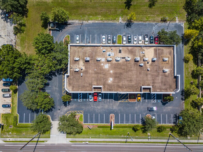 More Photos Of 3050 Alafaya Trl, Oviedo Freestanding For Lease