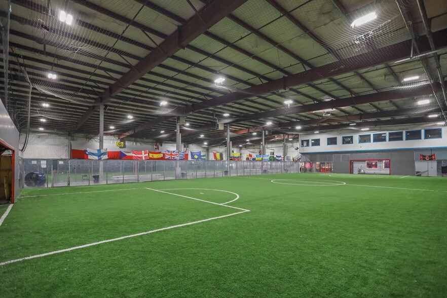 More Photos Of 85-125 Hankes Ave, Aurora Warehouse For Sale