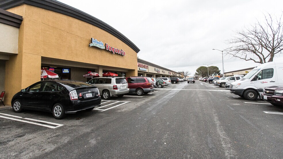 More Photos Of 2901-3071 W Capitol Ave, West Sacramento Storefront For Lease