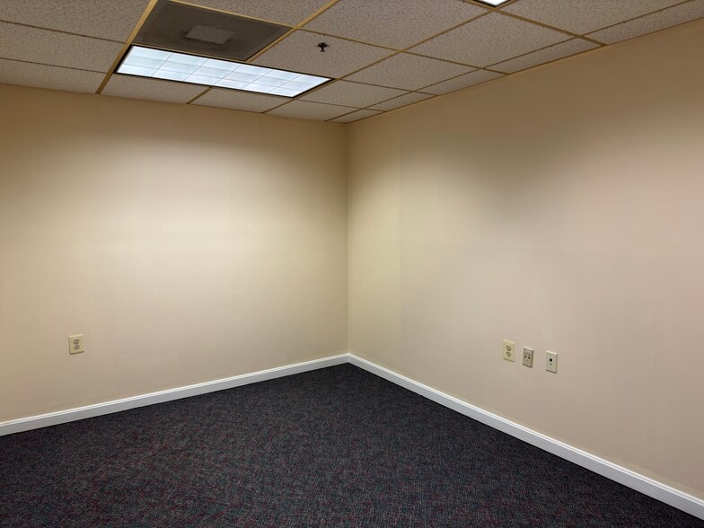 More Photos Of 305 Harrison St, Leesburg Medical For Lease