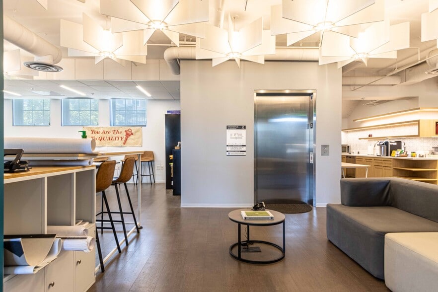 More Photos Of 2201 Bayshore Blvd, San Francisco Office For Lease