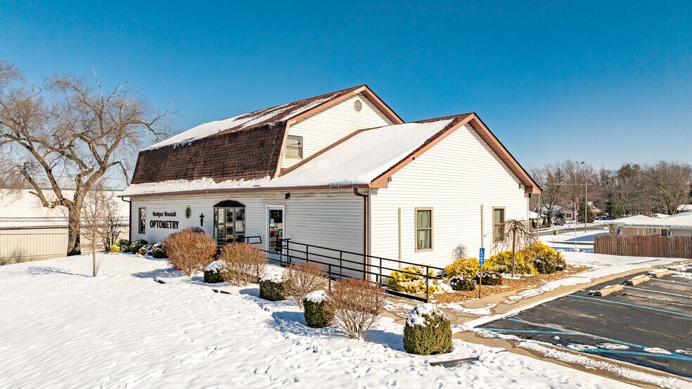More Photos Of 814 E Washington St, Greencastle Medical For Sale