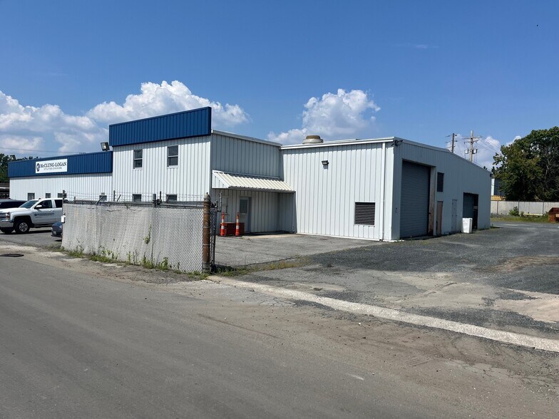 More Photos Of 2002 Graves Ct, Dundalk Warehouse For Sale