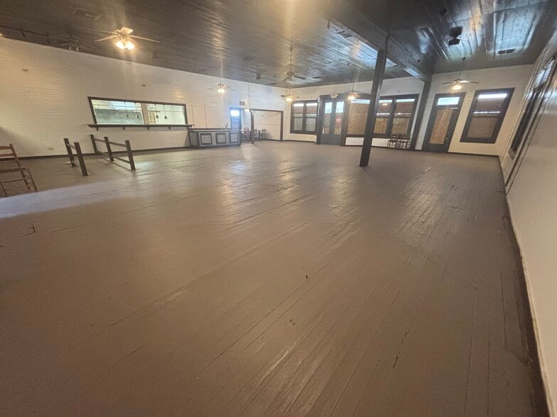 More Photos Of 13525 Wetmore Rd, San Antonio Restaurant For Lease