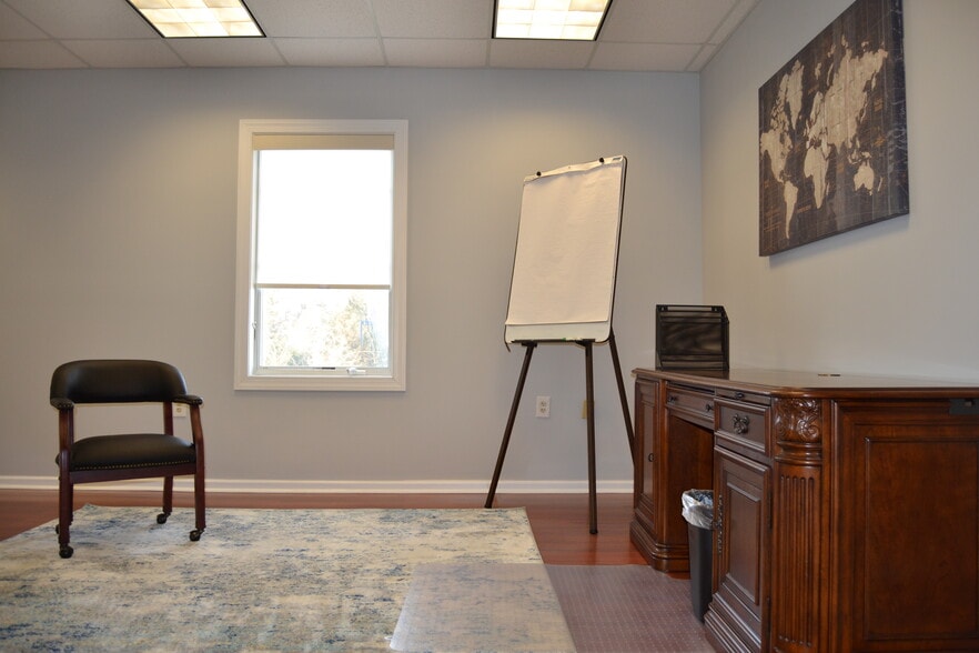 More Photos Of 807 Mantoloking Rd, Brick Office For Sale