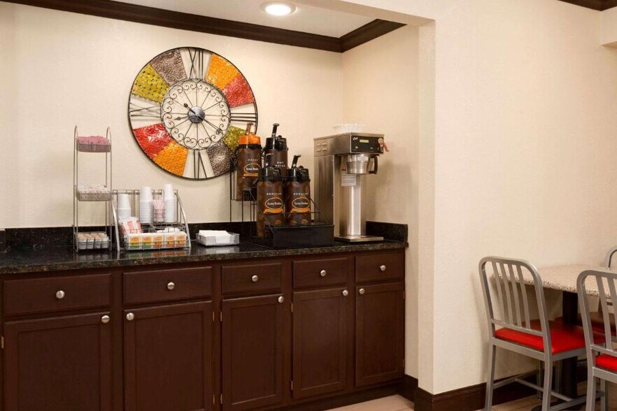 More Photos Of 4120 Williams Ave, Woodward Hotel For Sale