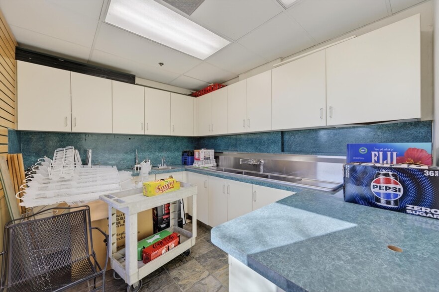 More Photos Of 3706 Highland Ave, Highland Carwash For Sale