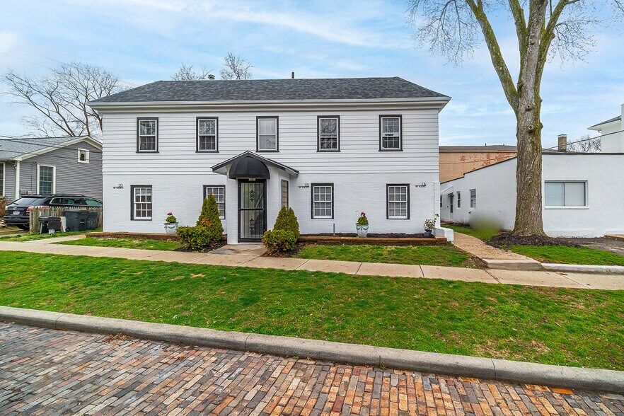 More Photos Of 16-20 W Park St, Westerville Apartments For Sale