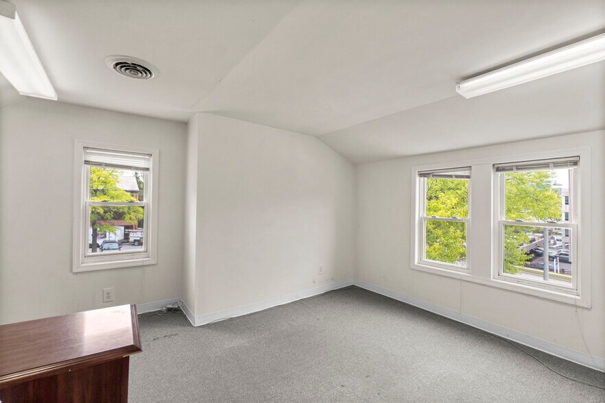 More Photos Of 300 Allegheny Ave, Towson Office For Sale