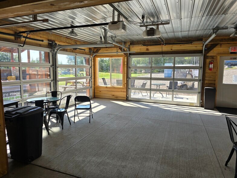 More Photos Of 10689 Swamp Lake Rd, Tomahawk Hotel For Sale