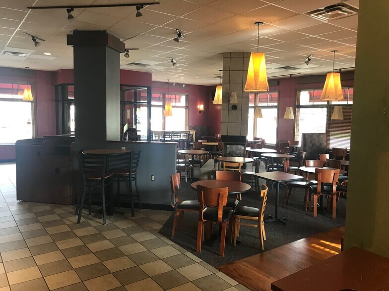 More Photos Of 64 Granville St, Gahanna Storefront Retail Office For Lease