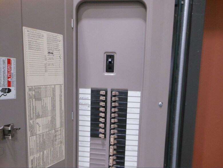 More Photos Of 10404 Chapel Hill Rd, Morrisville Light Distribution For Lease