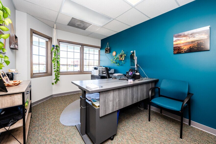 More Photos Of 2300 Pipestone Rd, Benton Harbor Office For Sale