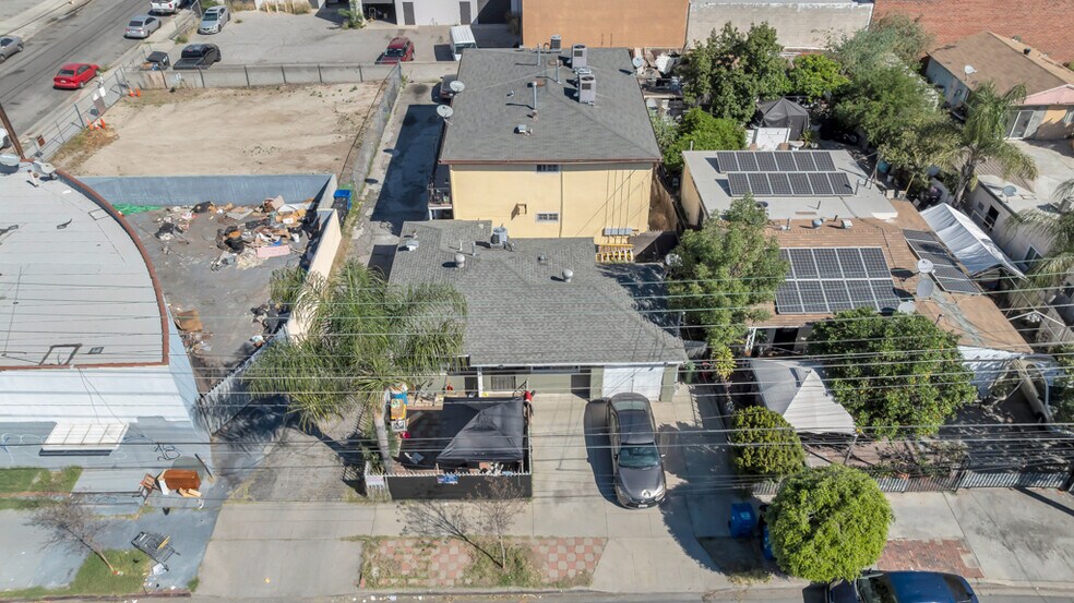 More Photos Of 11853 Hart St, North Hollywood Multifamily For Sale