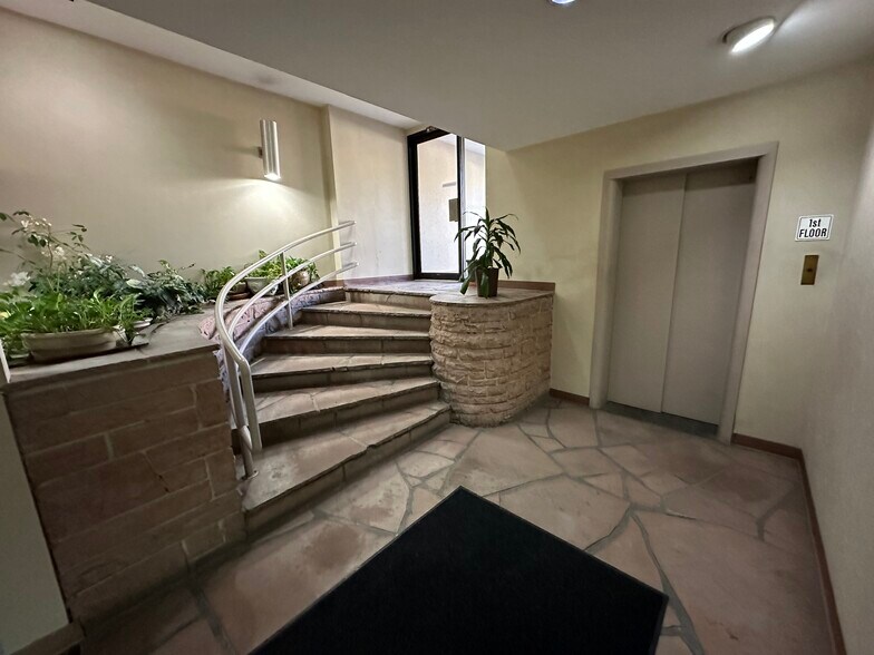 More Photos Of 405 S Cascade Ave, Colorado Springs Loft Creative Space For Lease