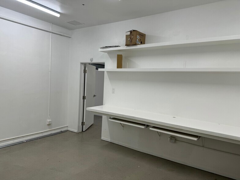 More Photos Of 8011-8013 Melrose Ave, Los Angeles Storefront For Lease